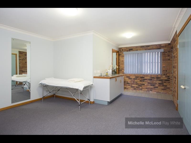 12 Rebecca Street, Chapel Hill QLD 4069