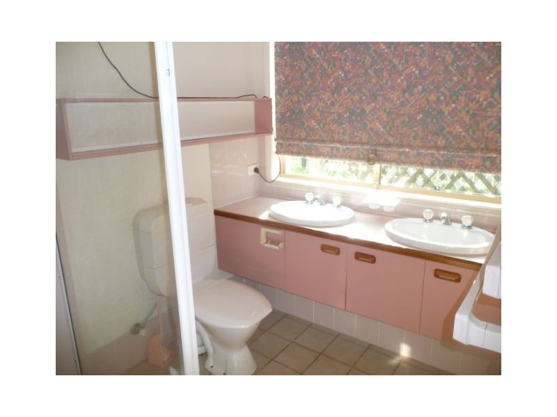 52 Tillbrook Street, Chapel Hill QLD 4069