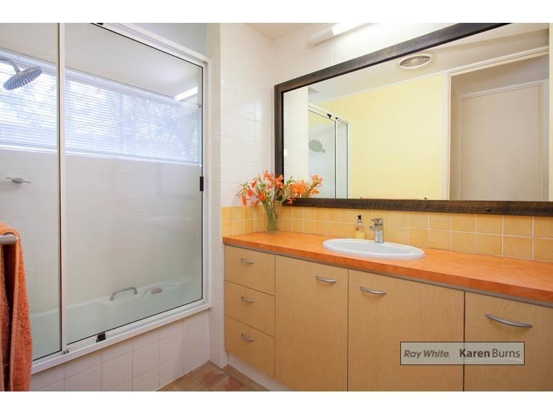 23 Gleneagle Street, Kenmore QLD 4069