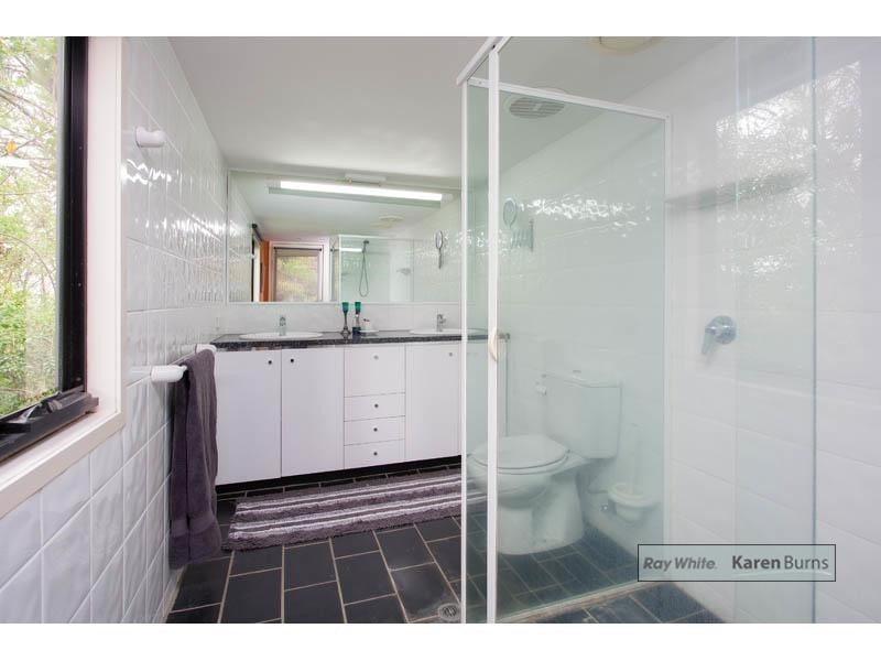 23 Gleneagle Street, Kenmore QLD 4069