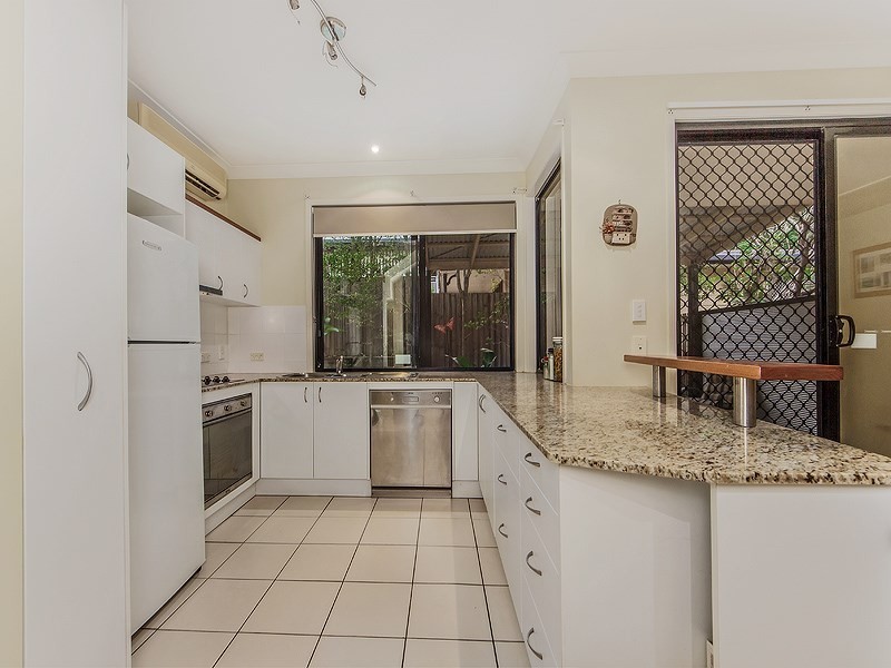 22 Woodstock Avenue, Taringa QLD 4068
