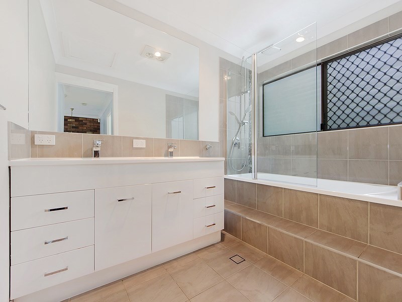 34 Broomfield Street, Taringa QLD 4068