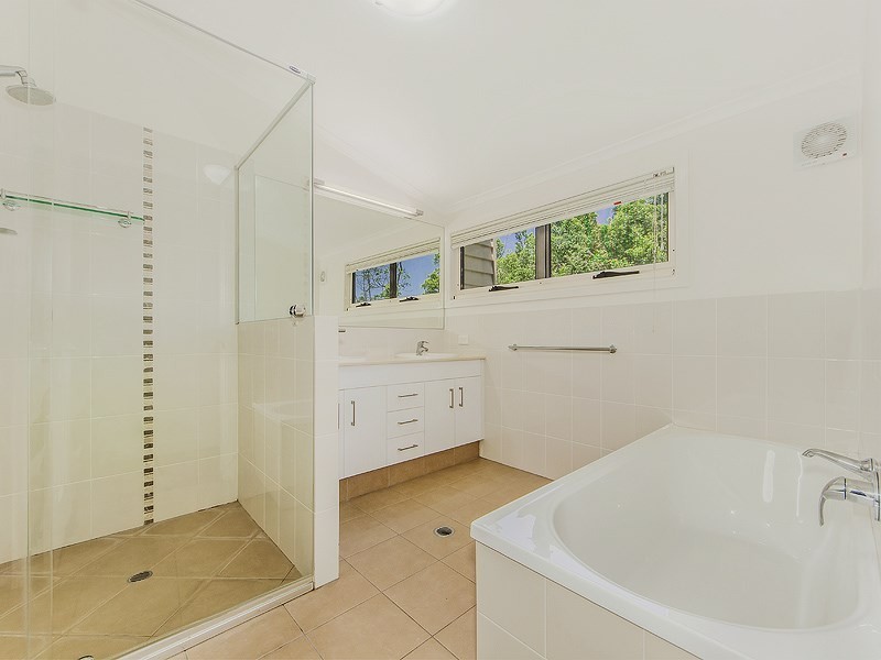 16 Warrawee Street, Toowong QLD 4066