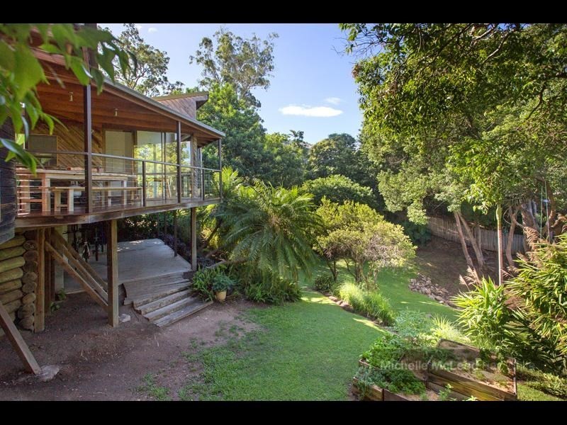 25 Merrilyn Street, Chapel Hill QLD 4069