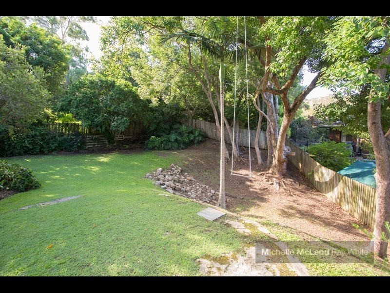 25 Merrilyn Street, Chapel Hill QLD 4069
