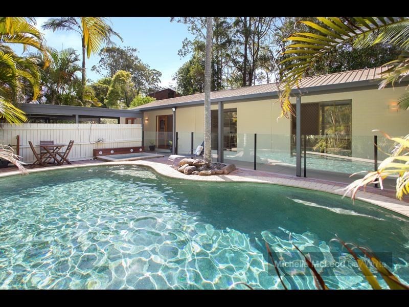 10 Dulhunty Street, Chapel Hill QLD 4069