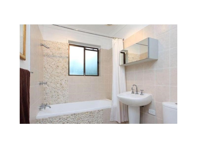 11 Wyndarra Street, Kenmore QLD 4069