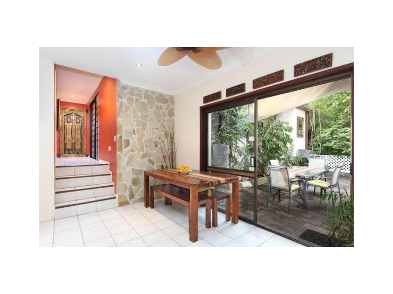 11 Wyndarra Street, Kenmore QLD 4069