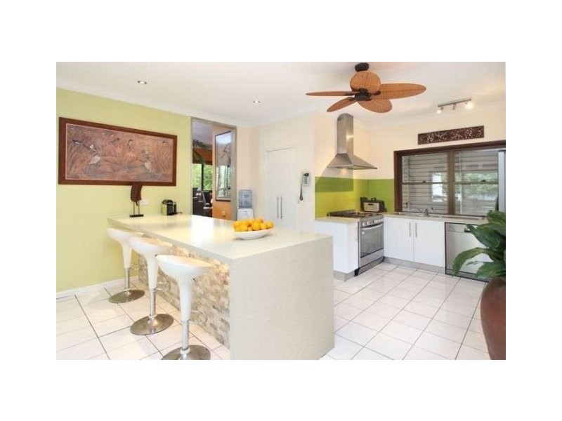 11 Wyndarra Street, Kenmore QLD 4069