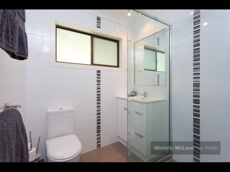 5 Minno Street, Chapel Hill QLD 4069