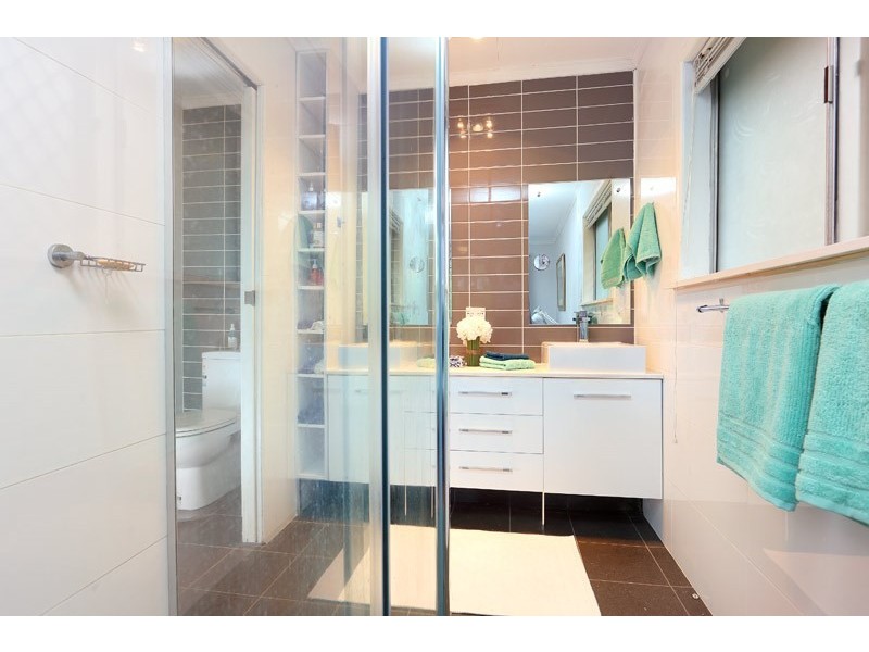 48 Cassandra Street, Chapel Hill QLD 4069