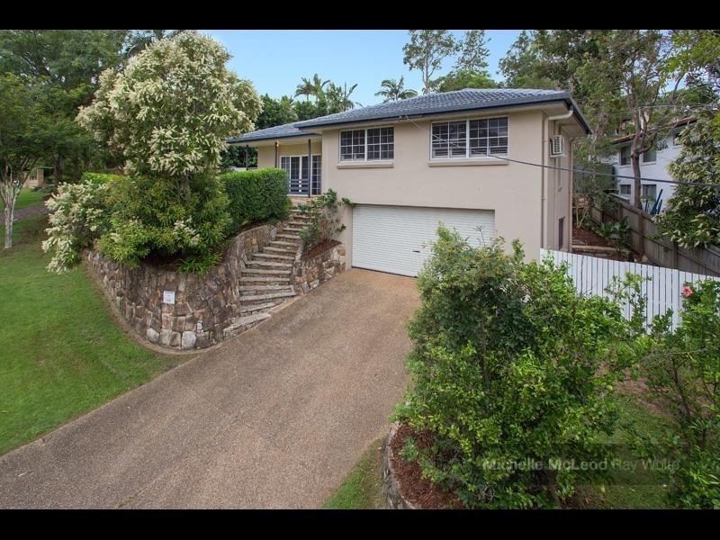 11 Steptoe Street, Chapel Hill QLD 4069