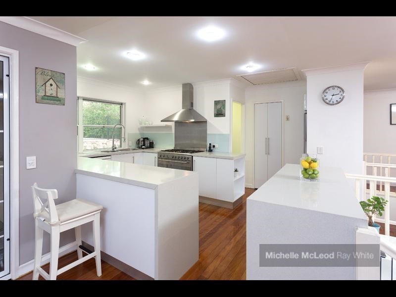 11 Steptoe Street, Chapel Hill QLD 4069