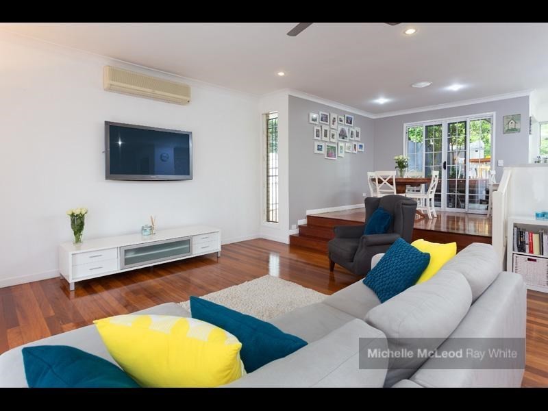 11 Steptoe Street, Chapel Hill QLD 4069