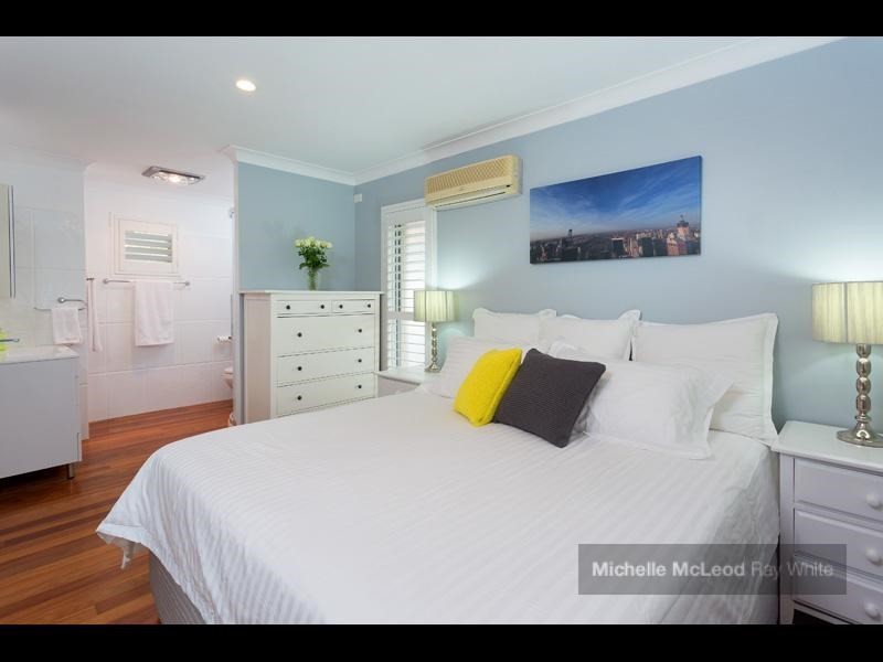 11 Steptoe Street, Chapel Hill QLD 4069