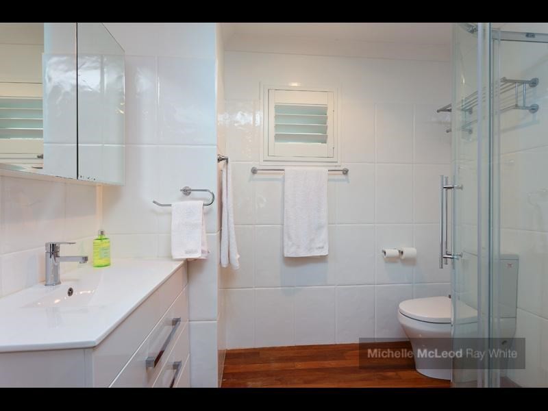 11 Steptoe Street, Chapel Hill QLD 4069