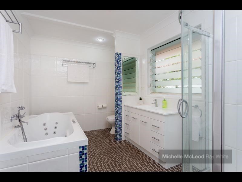 11 Steptoe Street, Chapel Hill QLD 4069