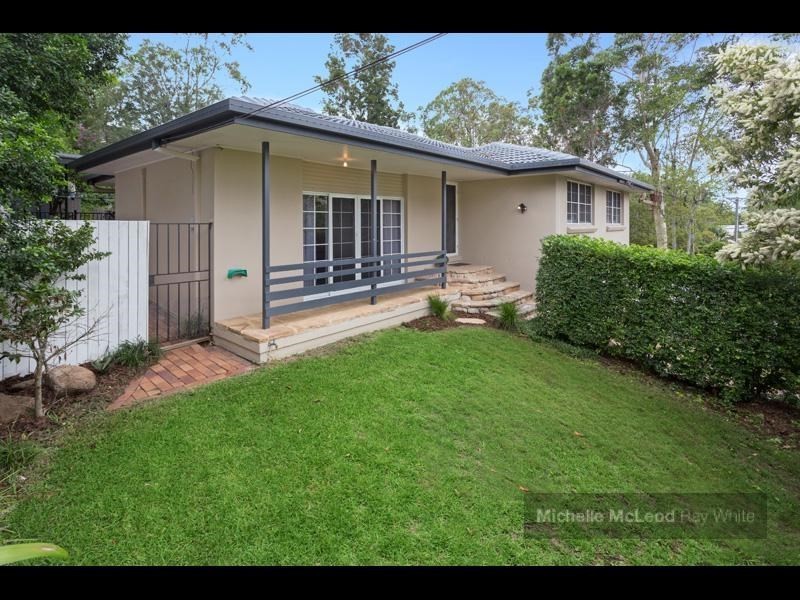 11 Steptoe Street, Chapel Hill QLD 4069