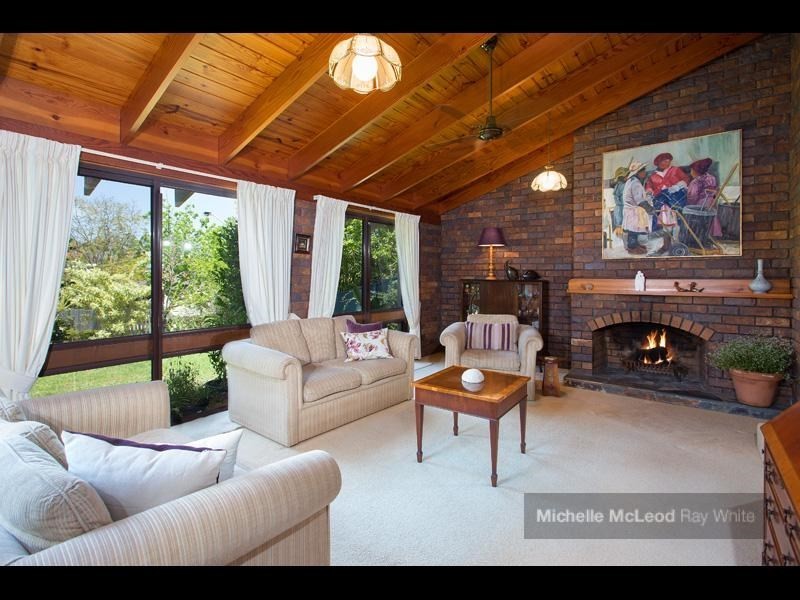 51 Matingara Street, Chapel Hill QLD 4069