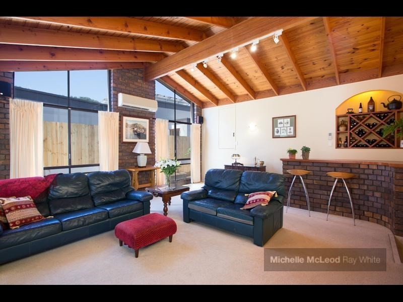 51 Matingara Street, Chapel Hill QLD 4069