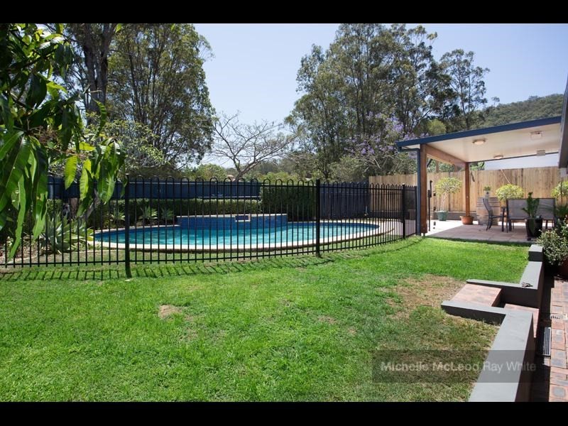 51 Matingara Street, Chapel Hill QLD 4069