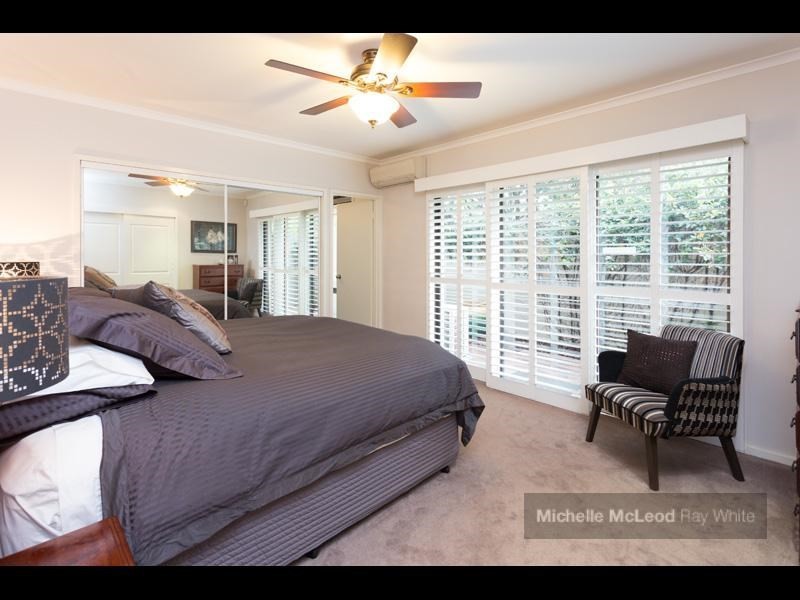 37 Goolman Street, Chapel Hill QLD 4069