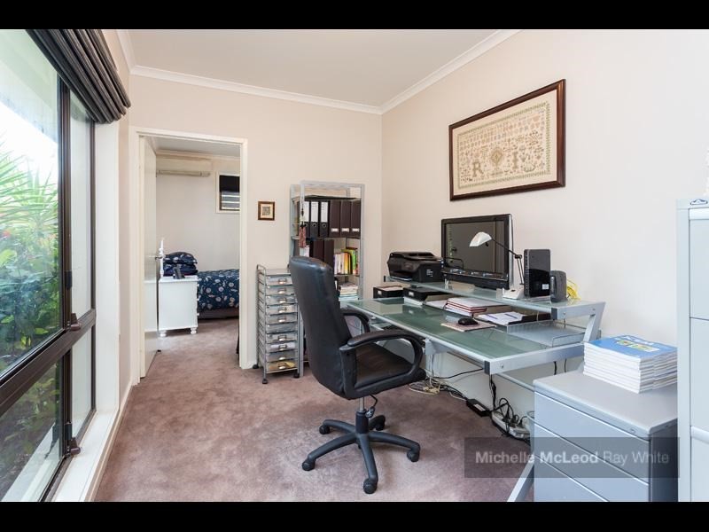 37 Goolman Street, Chapel Hill QLD 4069