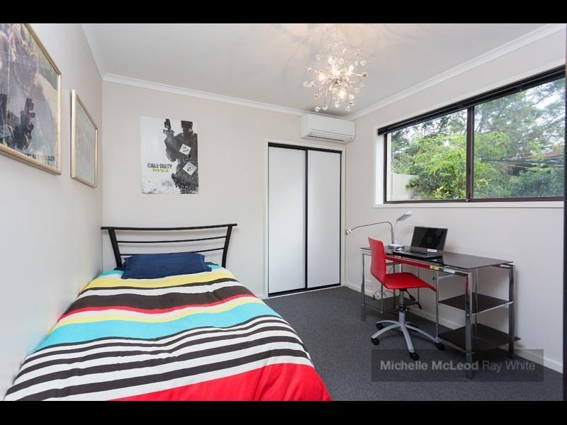 37 Goolman Street, Chapel Hill QLD 4069