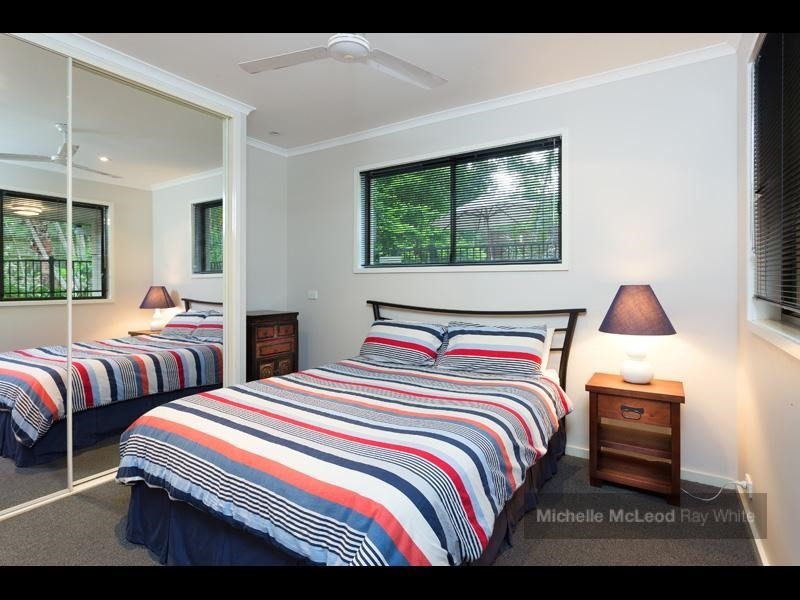 37 Goolman Street, Chapel Hill QLD 4069