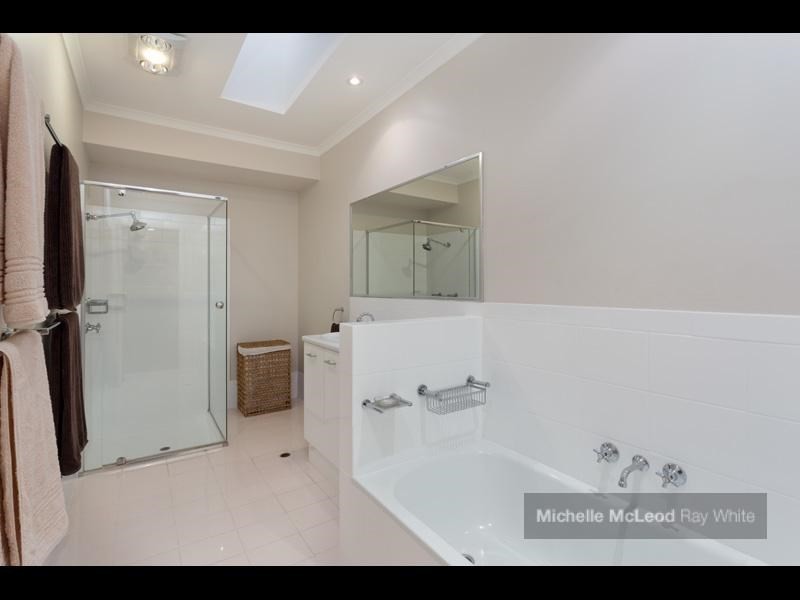 37 Goolman Street, Chapel Hill QLD 4069
