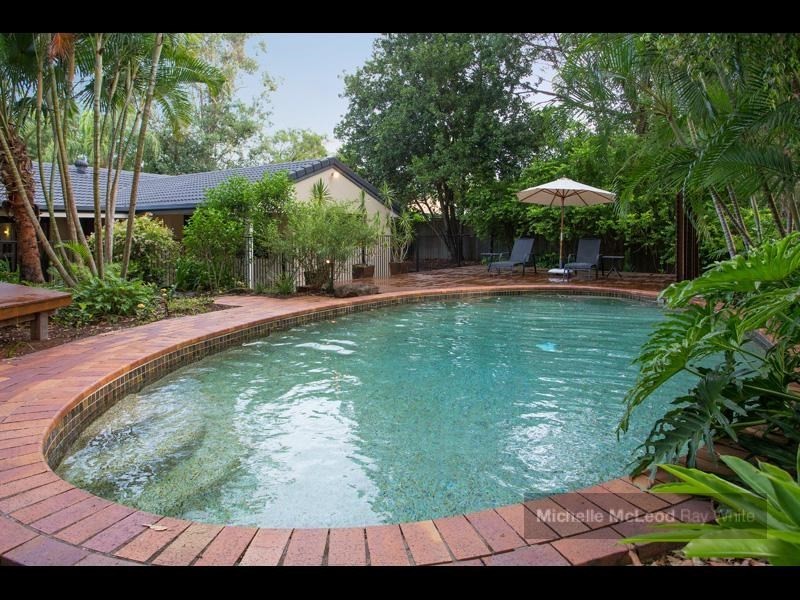 37 Goolman Street, Chapel Hill QLD 4069