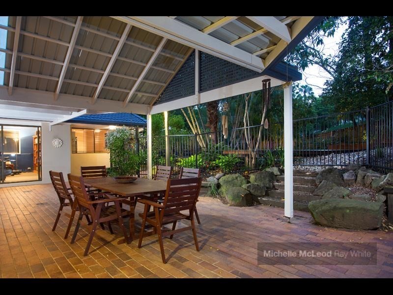 37 Goolman Street, Chapel Hill QLD 4069