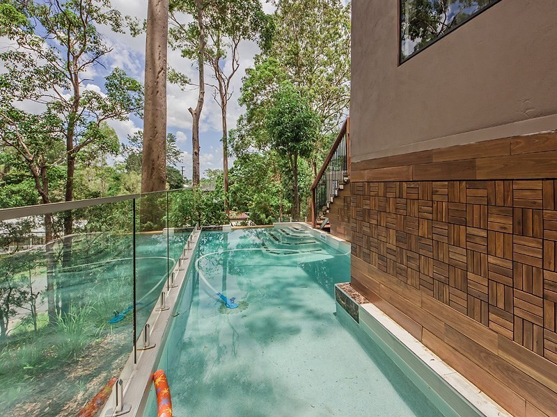 33 Tamarix Street, Chapel Hill QLD 4069