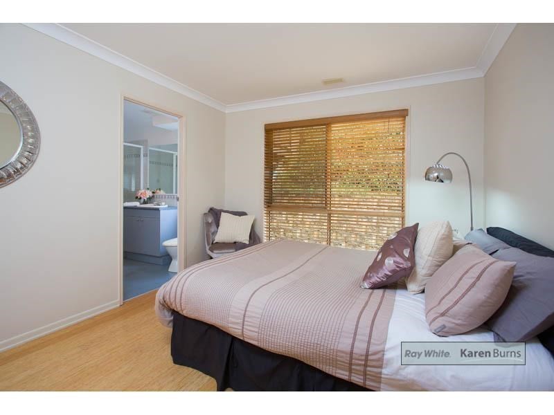 16 Aurora Crescent, Kenmore QLD 4069