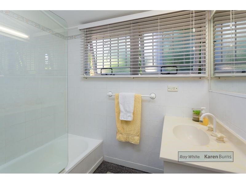 13 Gem Road, Kenmore QLD 4069