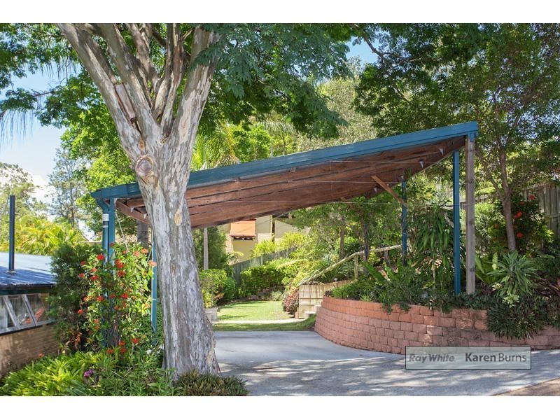 13 Gem Road, Kenmore QLD 4069