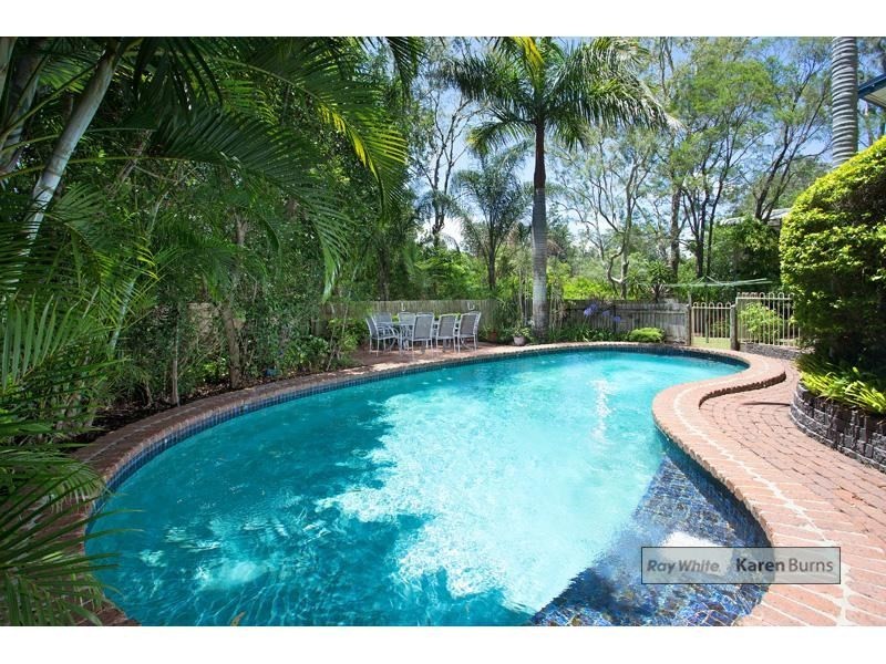 13 Gem Road, Kenmore QLD 4069