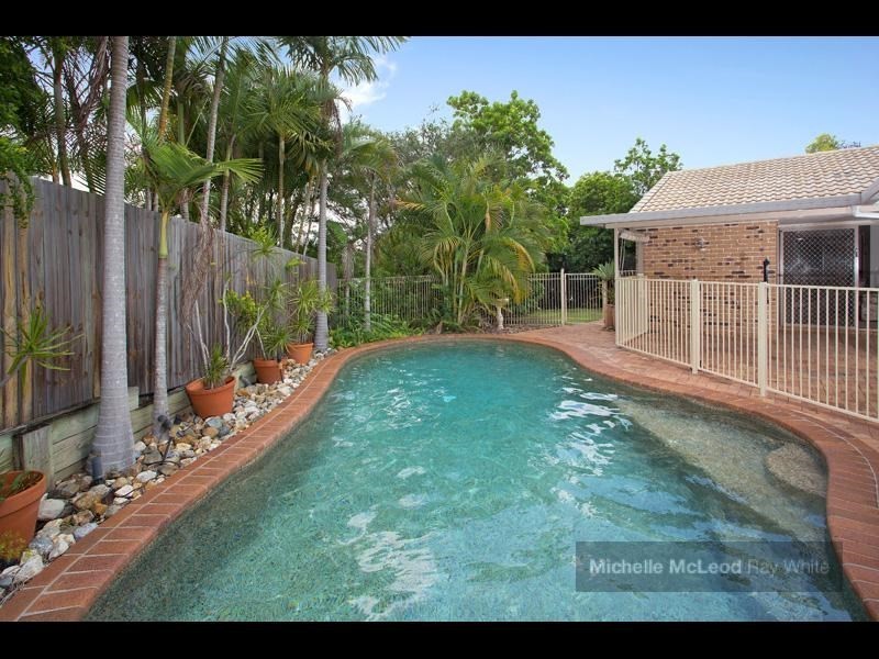 16 Arabilia Close, Chapel Hill QLD 4069