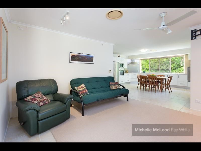 16 Arabilia Close, Chapel Hill QLD 4069