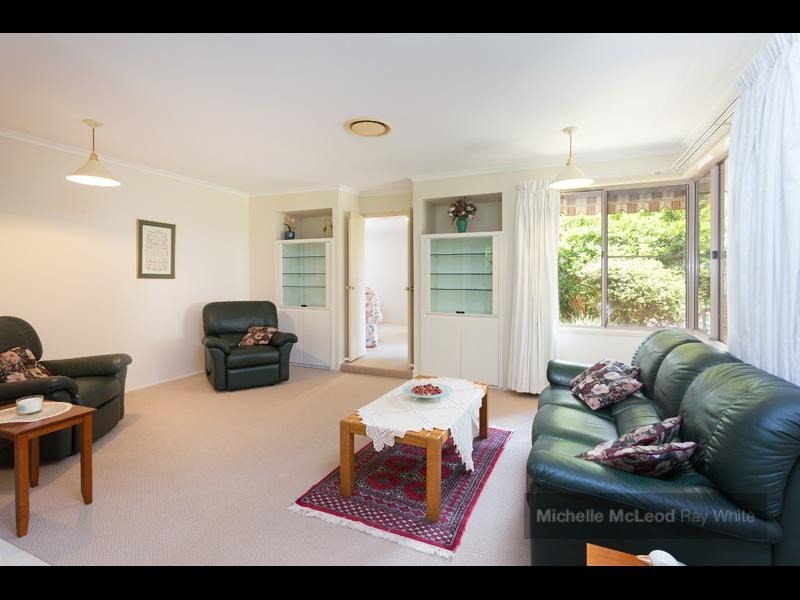 16 Arabilia Close, Chapel Hill QLD 4069