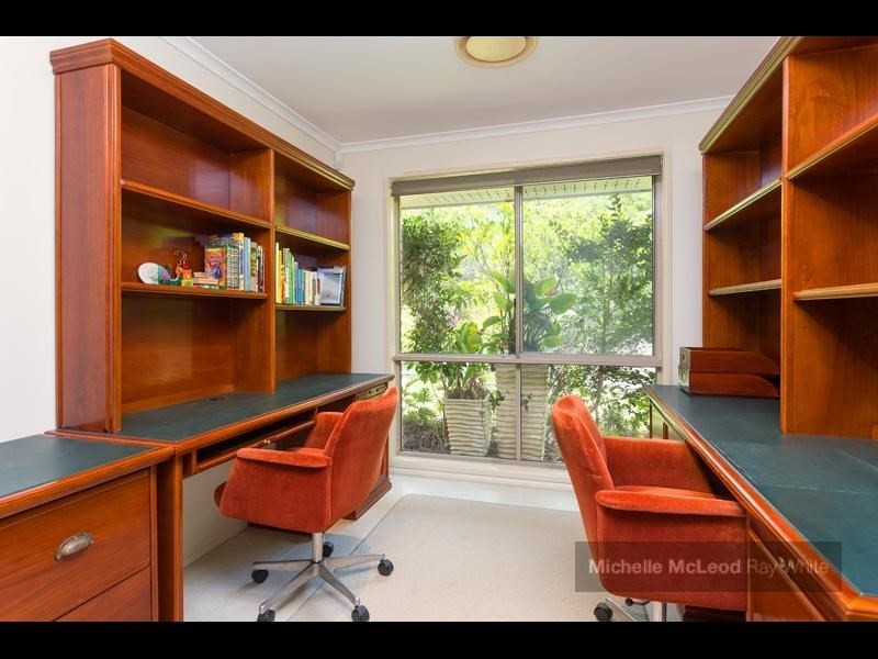 16 Arabilia Close, Chapel Hill QLD 4069