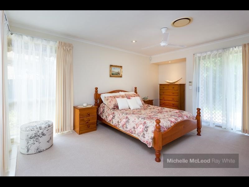 16 Arabilia Close, Chapel Hill QLD 4069