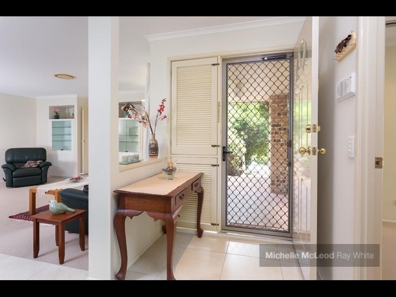 16 Arabilia Close, Chapel Hill QLD 4069