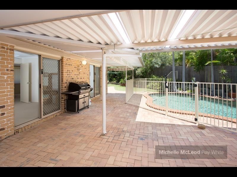 16 Arabilia Close, Chapel Hill QLD 4069
