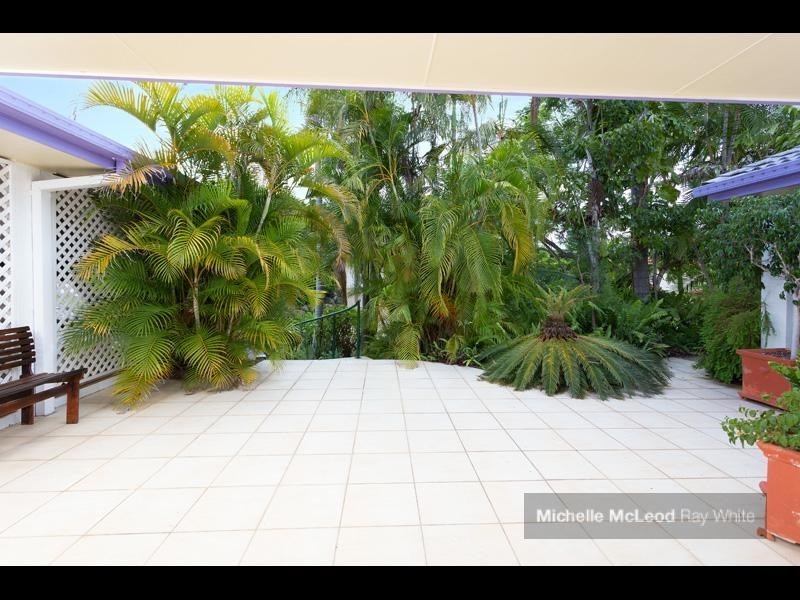 6 Kagoola Close, Chapel Hill QLD 4069