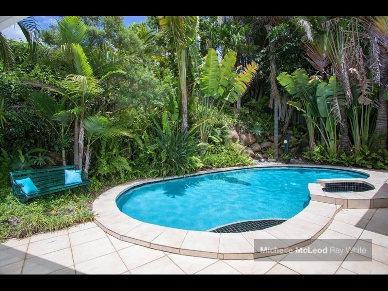 6 Kagoola Close, Chapel Hill QLD 4069