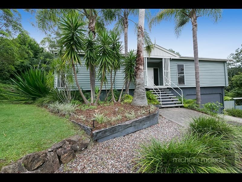 8 Torridon Close, Chapel Hill QLD 4069