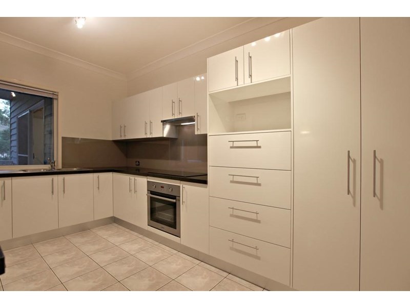 8 Torridon Close, Chapel Hill QLD 4069