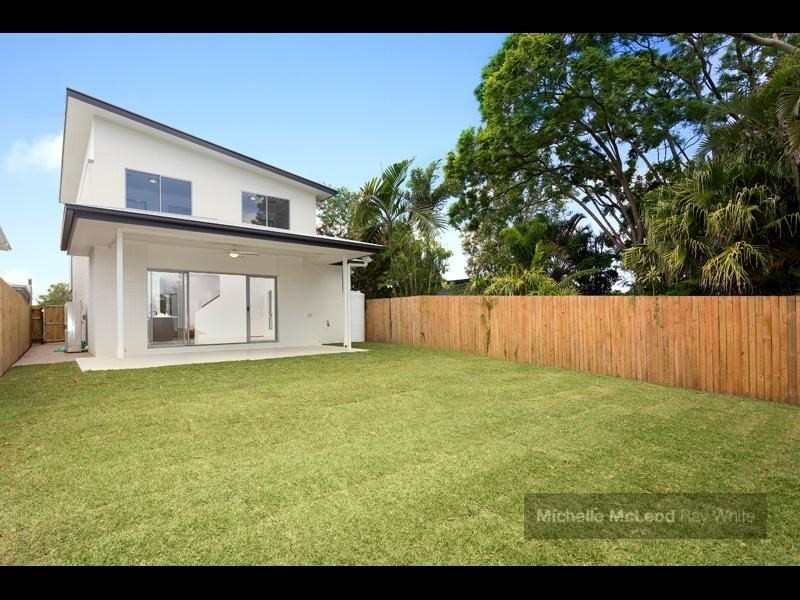 76 Burns Parade, Chapel Hill QLD 4069