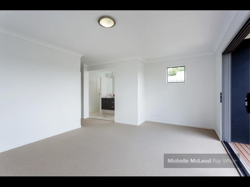 76 Burns Parade, Chapel Hill QLD 4069